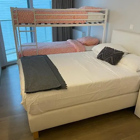 - Gratis Garage - Topligging * Ostend